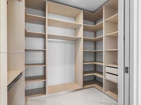 700 NE 24 1703, Miami FL 33137