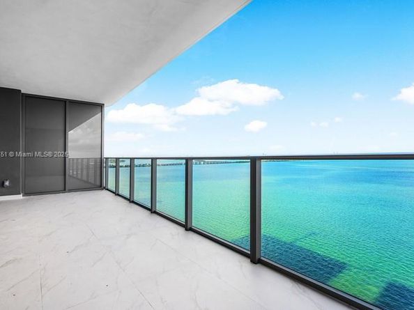 700 NE 24 1703, Miami FL 33137