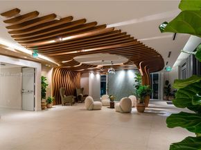 700 NE 24 1703, Miami FL 33137