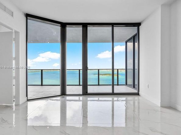 700 NE 24 1703, Miami FL 33137