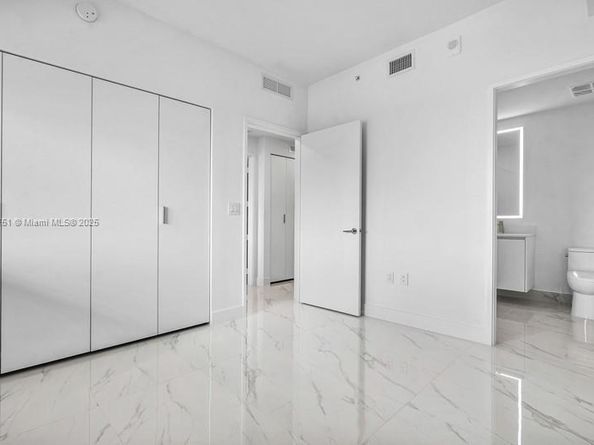 700 NE 24 1703, Miami FL 33137