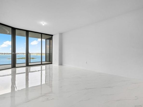 700 NE 24 1703, Miami FL 33137