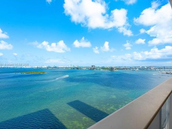 700 NE 24 1703, Miami FL 33137