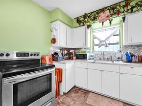 1736 NW 69th St, Miami FL 33147
