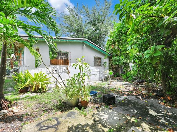1736 NW 69th St, Miami FL 33147