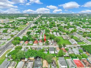 1736 NW 69th St, Miami FL 33147