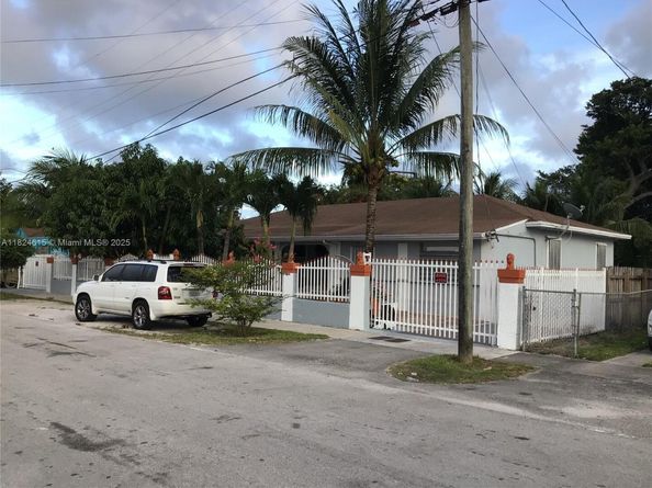 1860 NW 45th St, Miami FL 33142