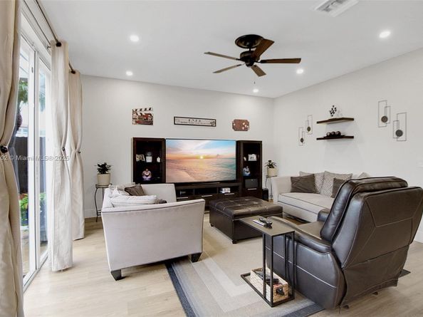 3160 SW 176th Way, Miramar FL 33029