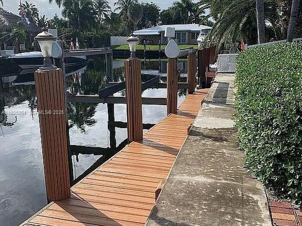 450 SE 6th Ter, Pompano Beach FL 33060