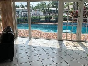 450 SE 6th Ter, Pompano Beach FL 33060