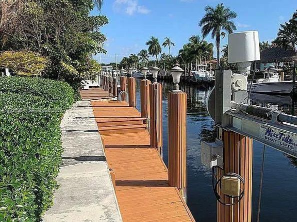 450 SE 6th Ter, Pompano Beach FL 33060