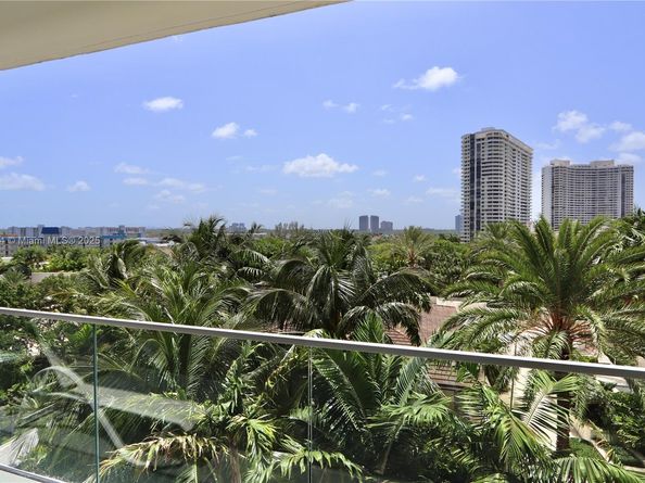 2800 Island Blvd 703, Aventura FL 33160
