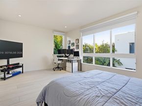 6671 NW 105th Pl 6671, Doral FL 33178