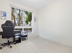 6671 NW 105th Pl 6671, Doral FL 33178