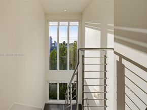 6671 NW 105th Pl 6671, Doral FL 33178