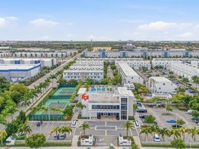 6671 NW 105th Pl 6671, Doral FL 33178