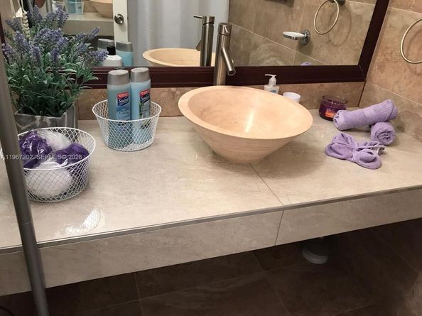 26 Diplomat Pkwy 2215, Hallandale Beach FL 33009