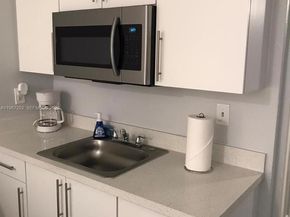 26 Diplomat Pkwy 2215, Hallandale Beach FL 33009