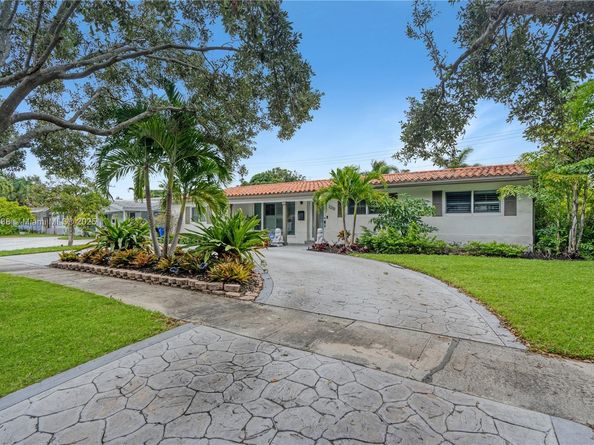 2210 NE 62nd St, Fort Lauderdale FL 33308