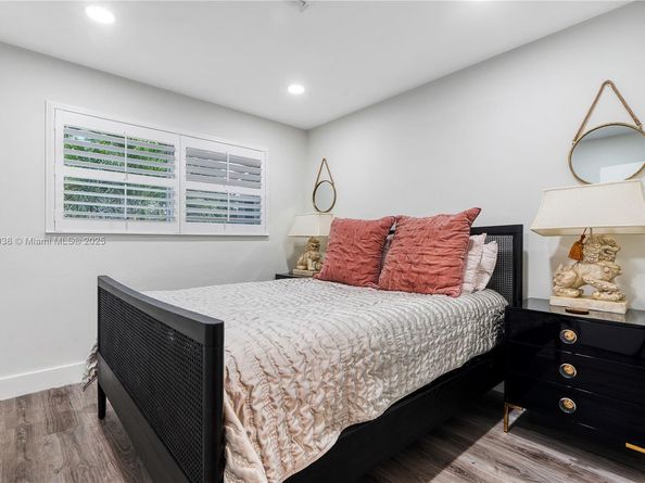 2210 NE 62nd St, Fort Lauderdale FL 33308