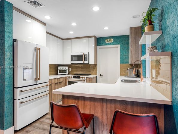 2210 NE 62nd St, Fort Lauderdale FL 33308