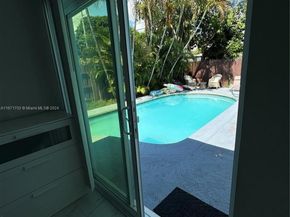 1829 NE 176th St, North Miami Beach FL 33162