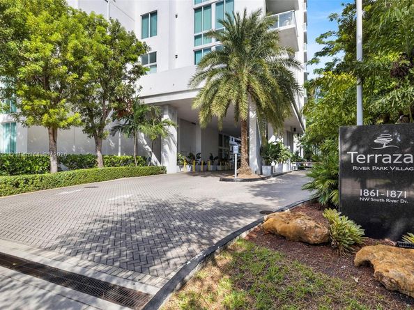 1871 NW S River Dr 1507, Miami FL 33125