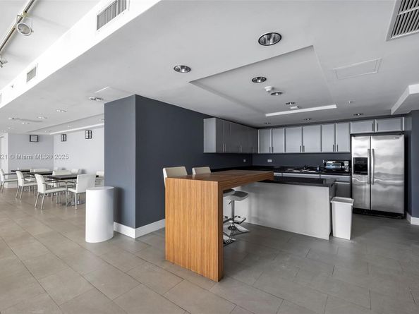 1871 NW S River Dr 1507, Miami FL 33125