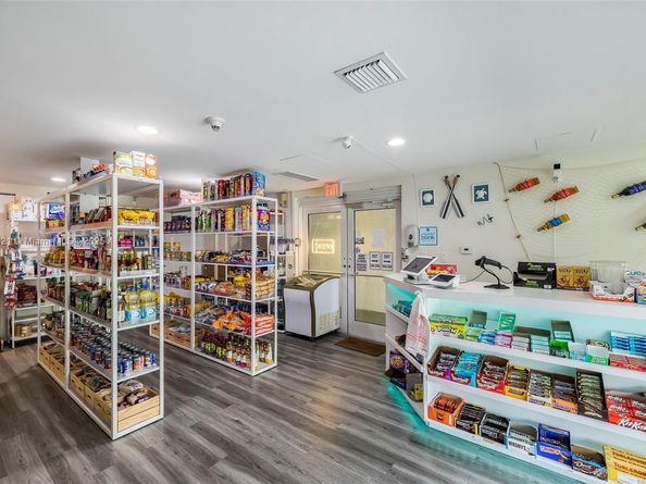 1871 NW S River Dr 1507, Miami FL 33125