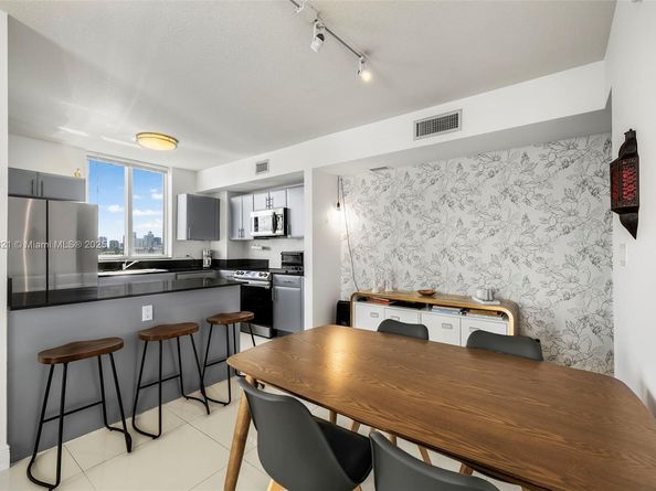 1871 NW S River Dr 1507, Miami FL 33125