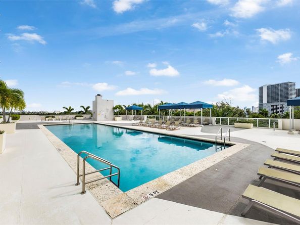 1871 NW S River Dr 1507, Miami FL 33125