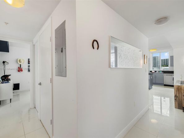 1871 NW S River Dr 1507, Miami FL 33125
