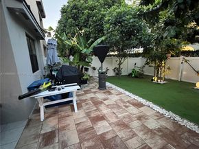 330 NW 33rd Ln, Pompano Beach FL 33069