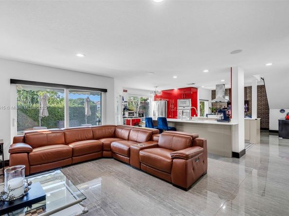 4450 NW 109th Ct, Doral FL 33178