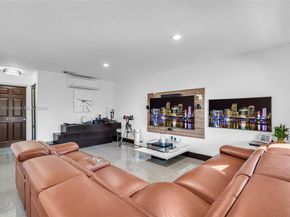 4450 NW 109th Ct, Doral FL 33178