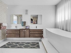 4450 NW 109th Ct, Doral FL 33178