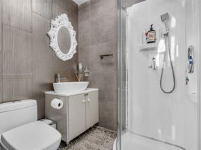 4450 NW 109th Ct, Doral FL 33178