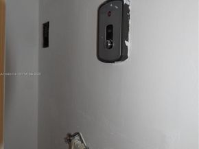 Undisclosed Address #A11945114, Miami FL 33161