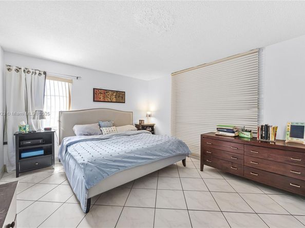 3550 NE 169th St 112, North Miami Beach FL 33160