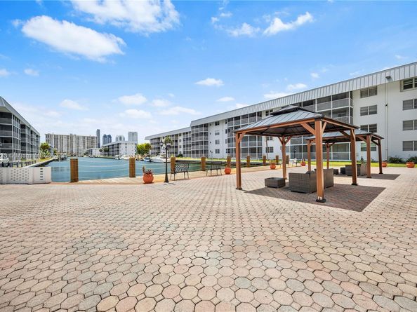 3550 NE 169th St 112, North Miami Beach FL 33160