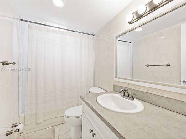3550 NE 169th St 112, North Miami Beach FL 33160
