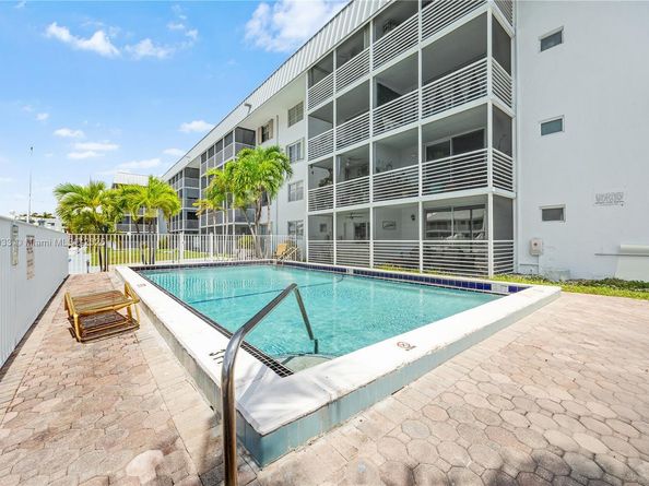 3550 NE 169th St 112, North Miami Beach FL 33160