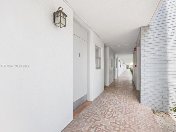 3550 NE 169th St 112, North Miami Beach FL 33160