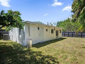 633 NE 70th St, Miami FL 33138