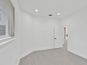 633 NE 70th St, Miami FL 33138