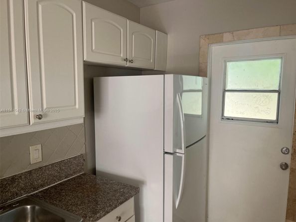 1450 N 64th Ave, Hollywood FL 33024