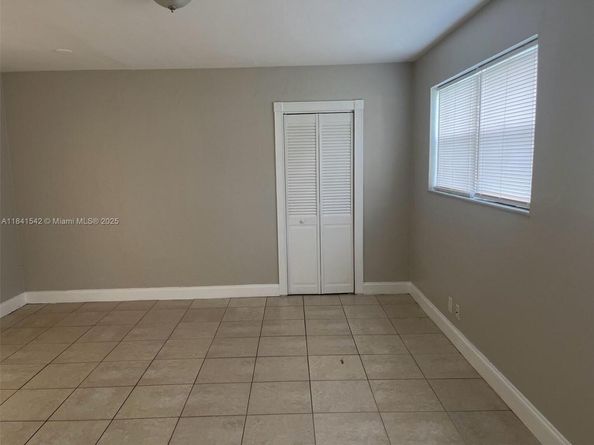 1450 N 64th Ave, Hollywood FL 33024