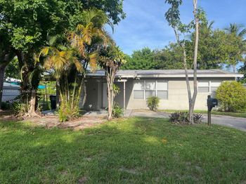 1450 N 64th Ave