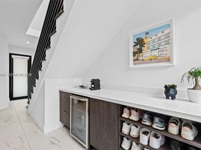 1056 N Victoria Park Rd, Fort Lauderdale FL 33304