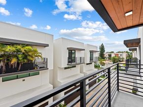 1056 N Victoria Park Rd, Fort Lauderdale FL 33304